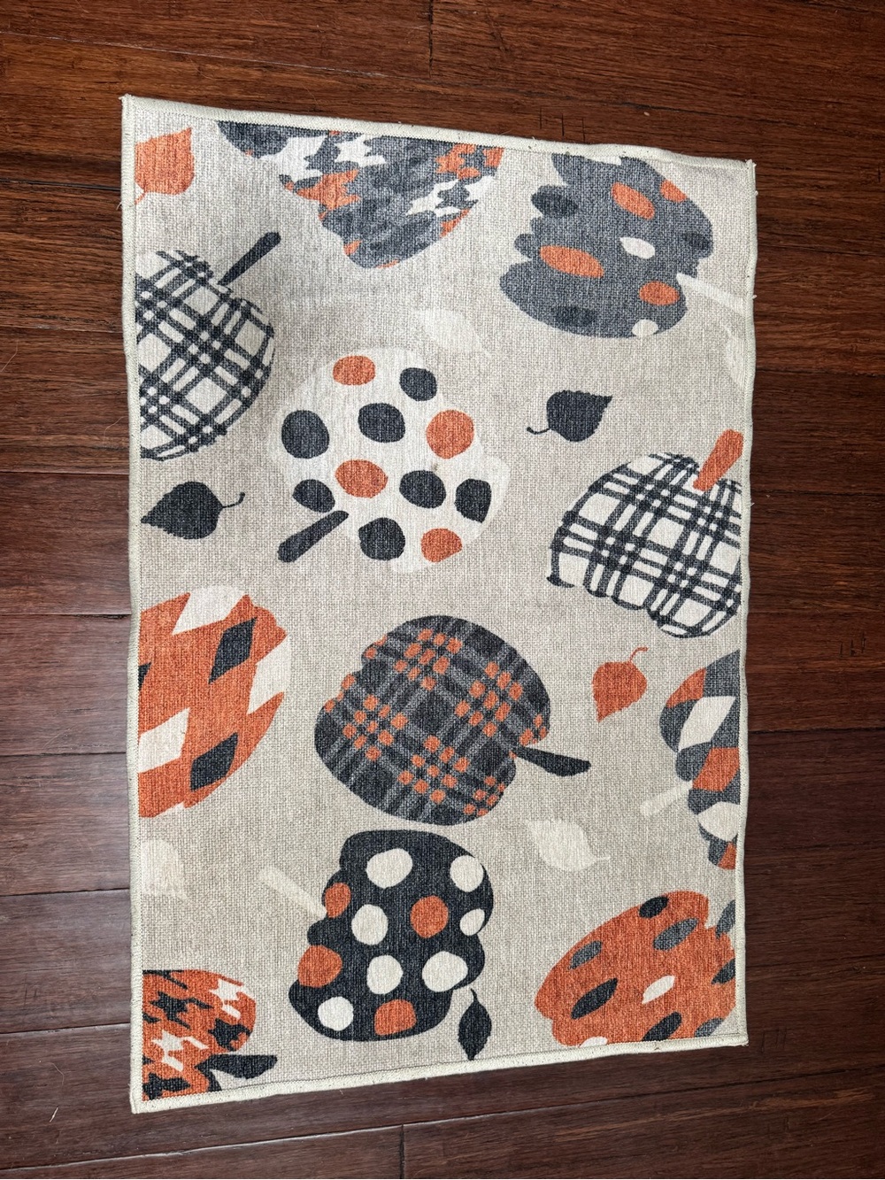 Ruggable Autumn Pumpkin Fall Gourds Orange Gray Plaid Pattern Accent Rug 24"x36"